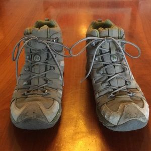 Merrill women’s Waterproof Hightop Hiking Boots